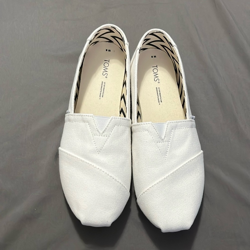Tom’s Casual Flats Size 8 Women White Slip On Everyday Cushioned